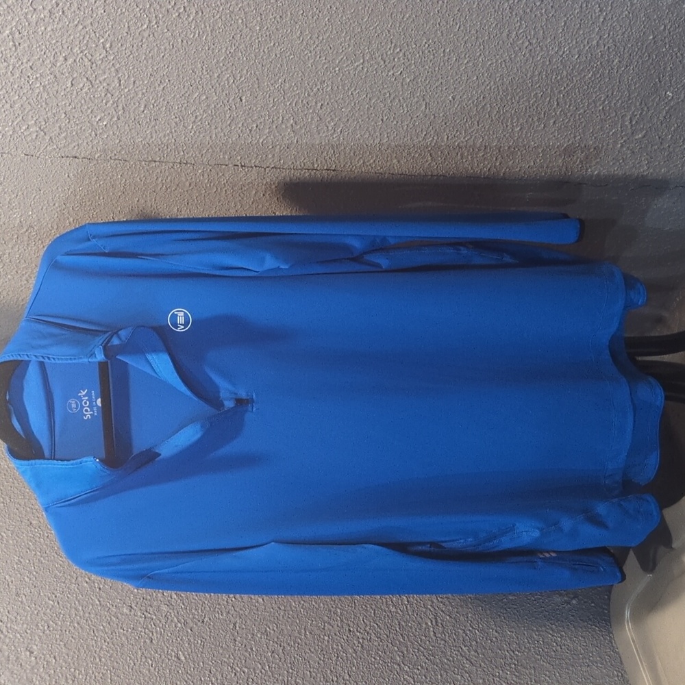 Light weight pullover